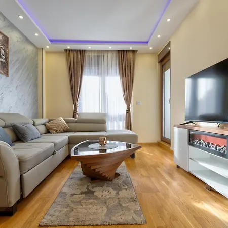 Stek Hills Apartman *