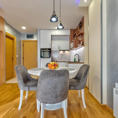 Stek Hills Apartman *