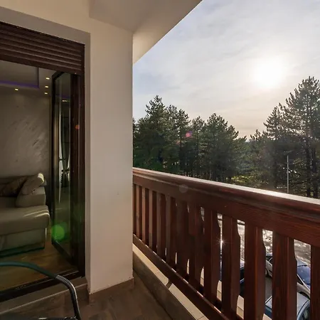 Stek Hills Apartman *